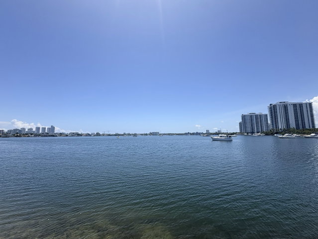 Point East  photo 4